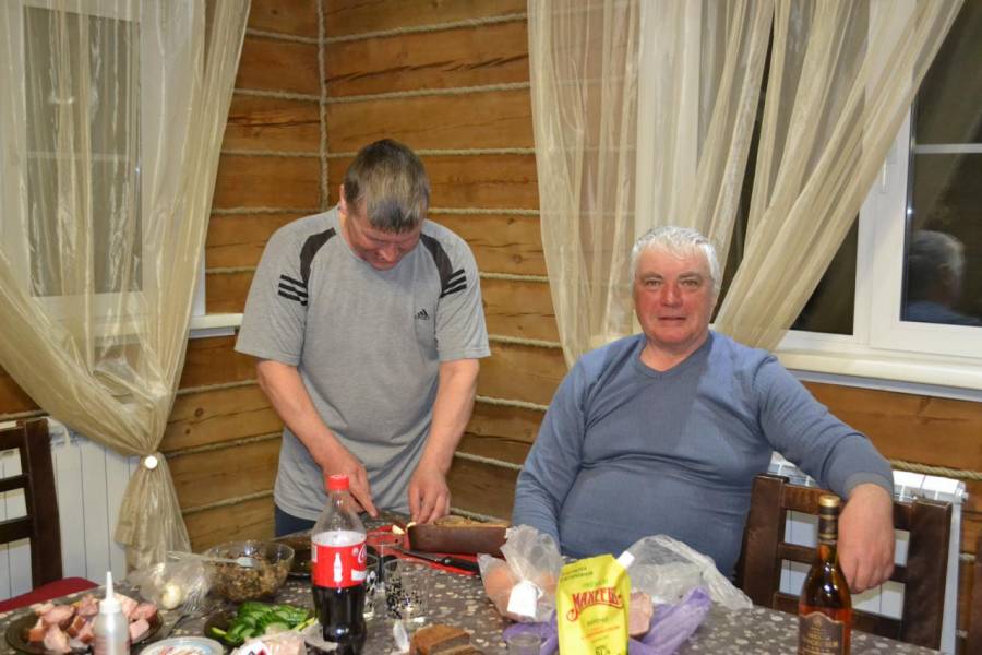 Гостиная - база отдыха Клевое место.